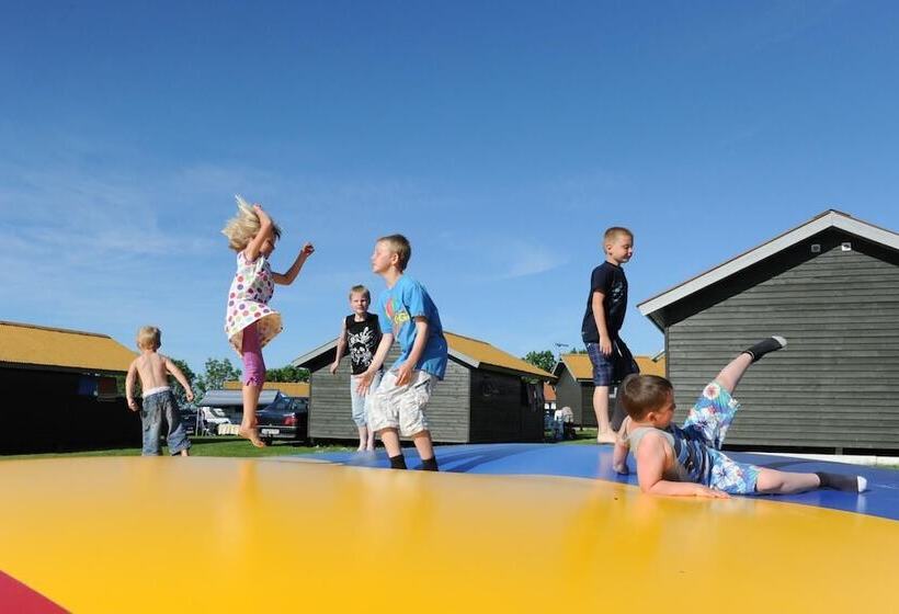 בית מלון כפרי First Camp Holbæk Fjord