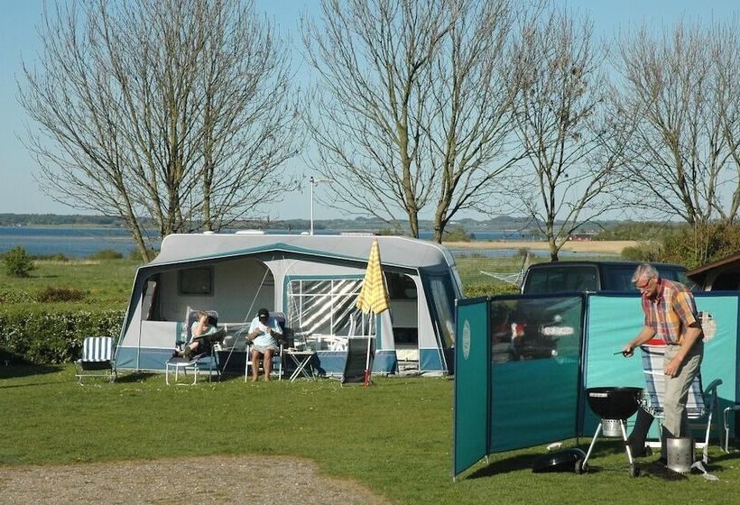 בית מלון כפרי First Camp Holbæk Fjord