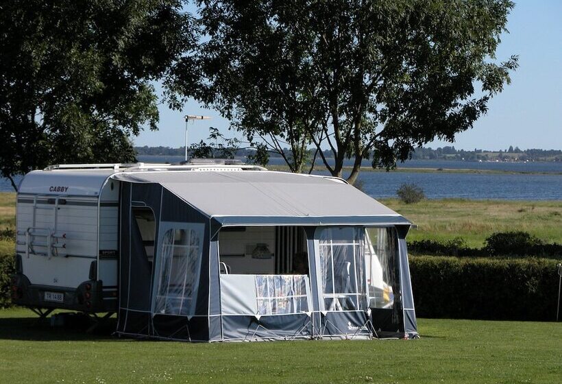 בית מלון כפרי First Camp Holbæk Fjord