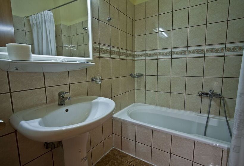 Grand Hotel Loutraki