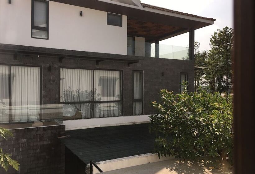 هتل Hana Riverside Villa