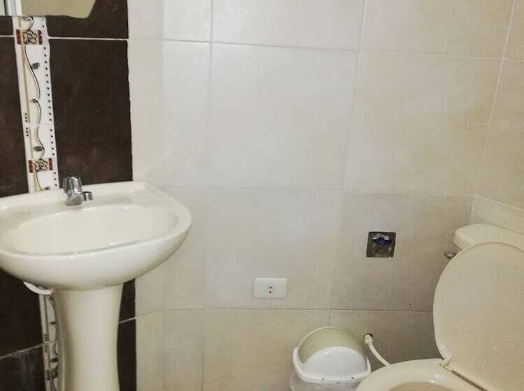 فندق Hospedaje Jhunior