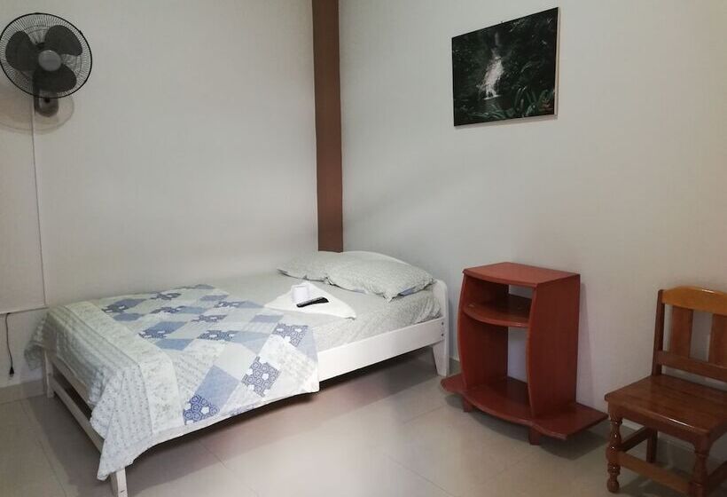 فندق Hospedaje Jhunior