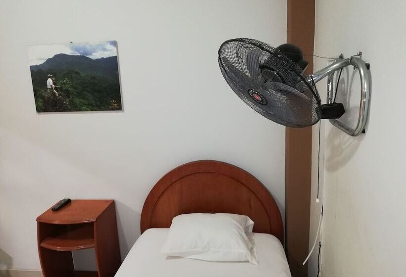 فندق Hospedaje Jhunior