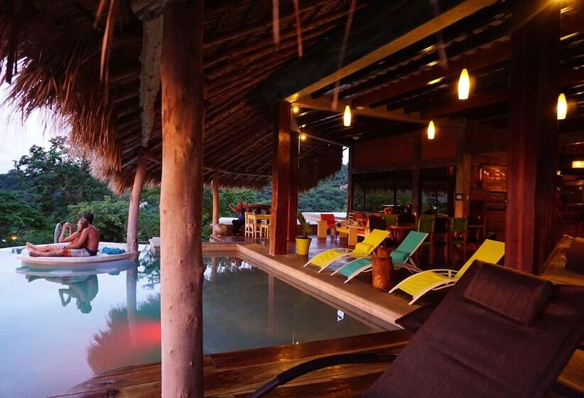 فندق Hush Maderas