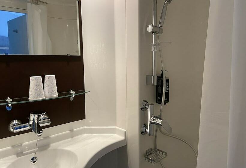 בית מלון כפרי Ibis Budget Lunel Porte De Camargue