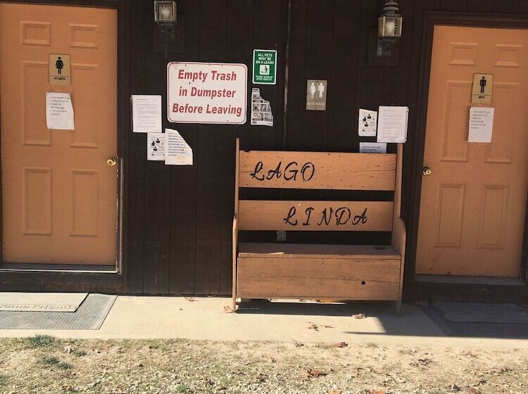 בית מלון כפרי Lago Linda Hideaway Camp