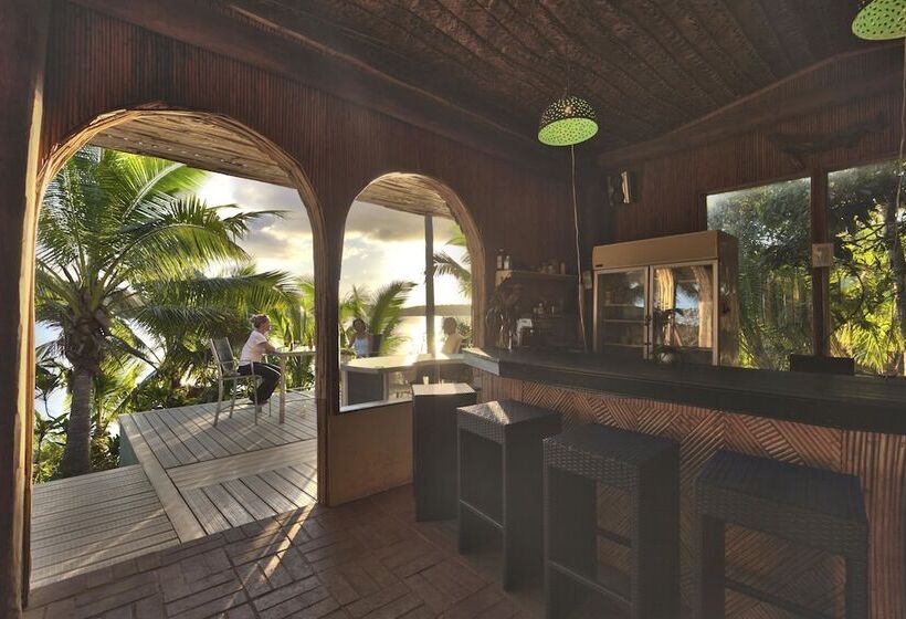 هتل Mala Island Resort