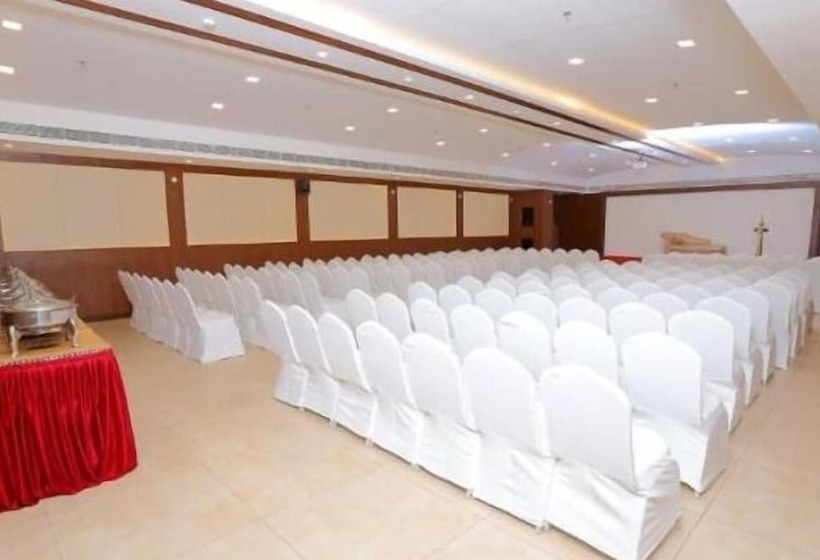 Отель Navaratna Inn A Luxury