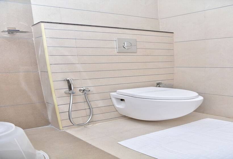 Отель Navaratna Inn A Luxury