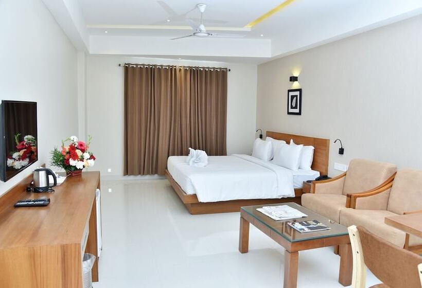 Отель Navaratna Inn A Luxury