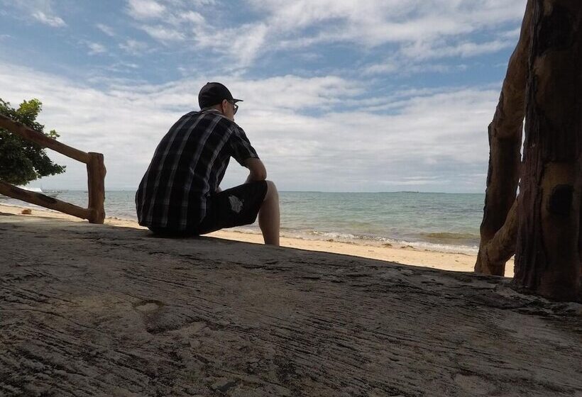 Отель Nichos Island Resort