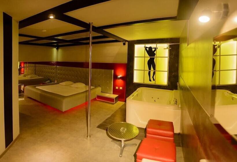 Отель Orei Suites & Spa