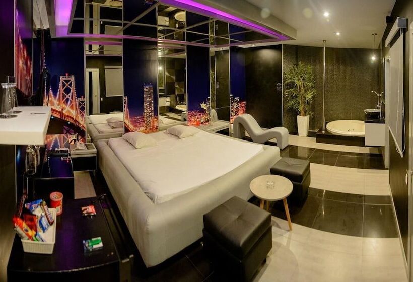 Отель Orei Suites & Spa