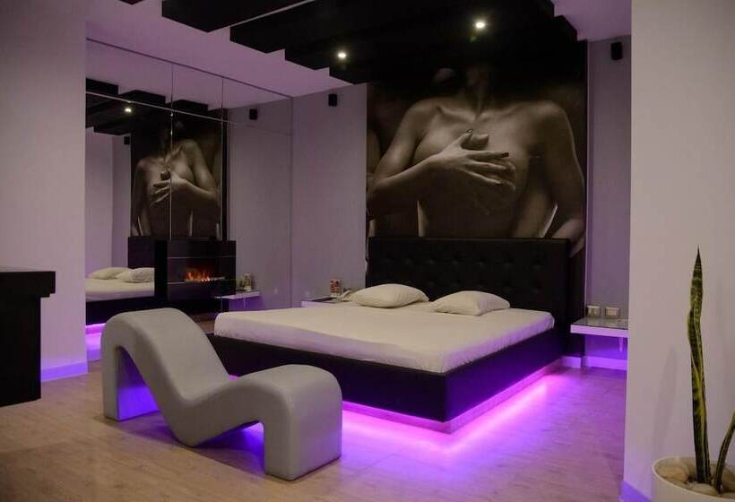 Отель Orei Suites & Spa