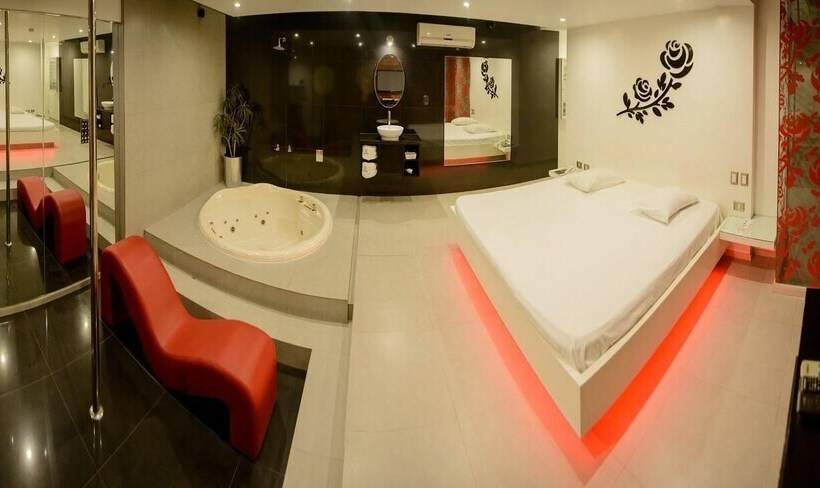 Отель Orei Suites & Spa