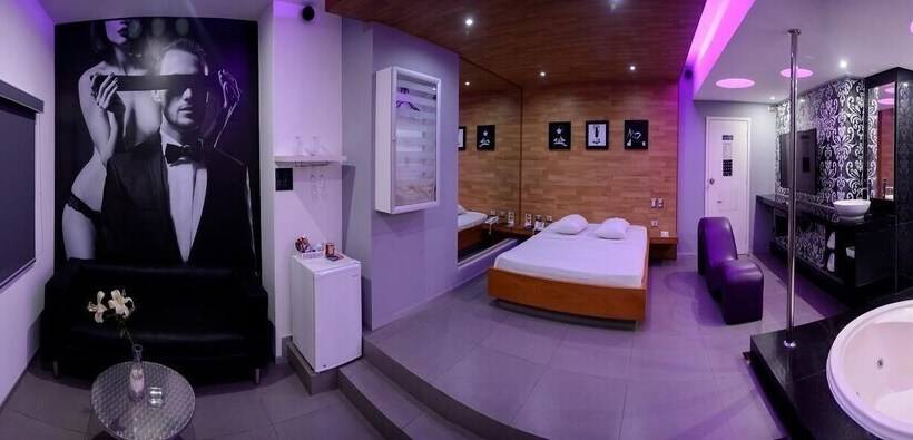 Отель Orei Suites & Spa