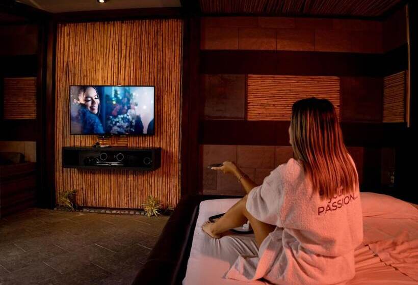 Отель Orei Suites & Spa