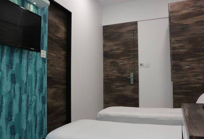 ホテル Room Maangta 218   Thane East