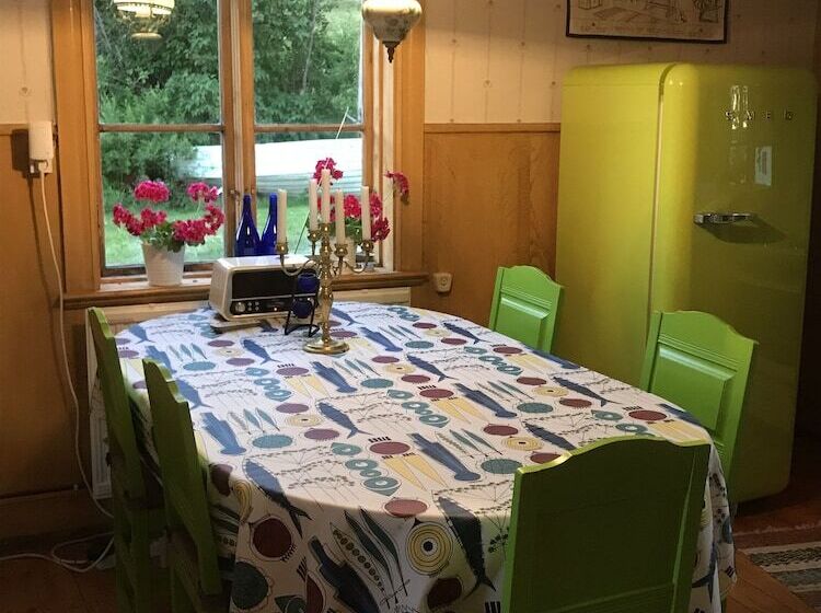 교외 호텔 Lövbergs B&b