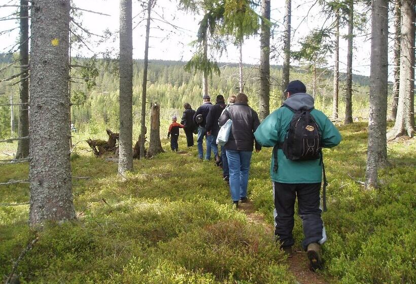 교외 호텔 Lövbergs B&b