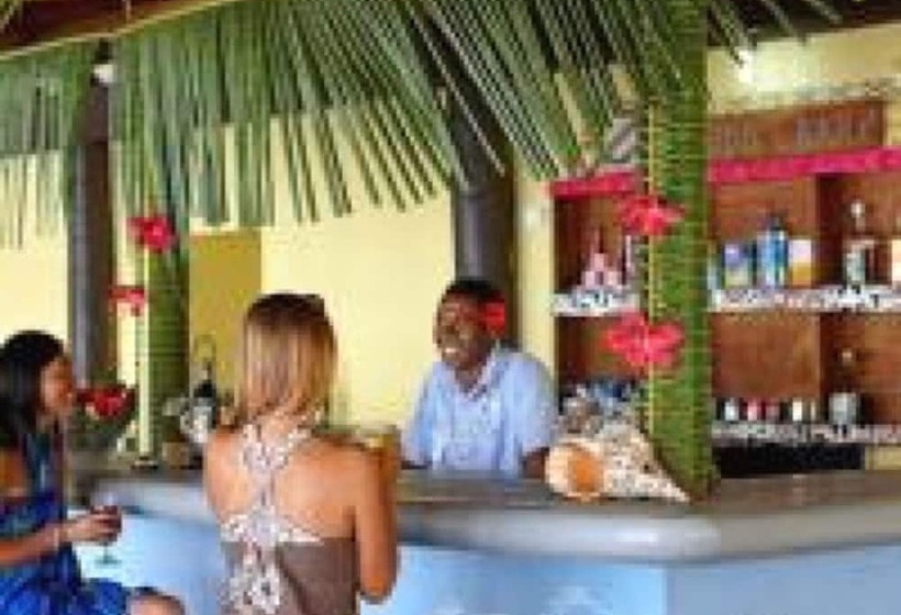 هتل Safe Landing Ecolodge