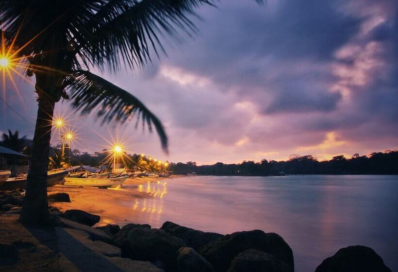 هتل Seaside Garden Ecolodge Mompiche