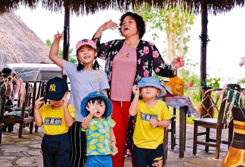 בית מלון כפרי Selous Butembo Tented Lodge Lotus