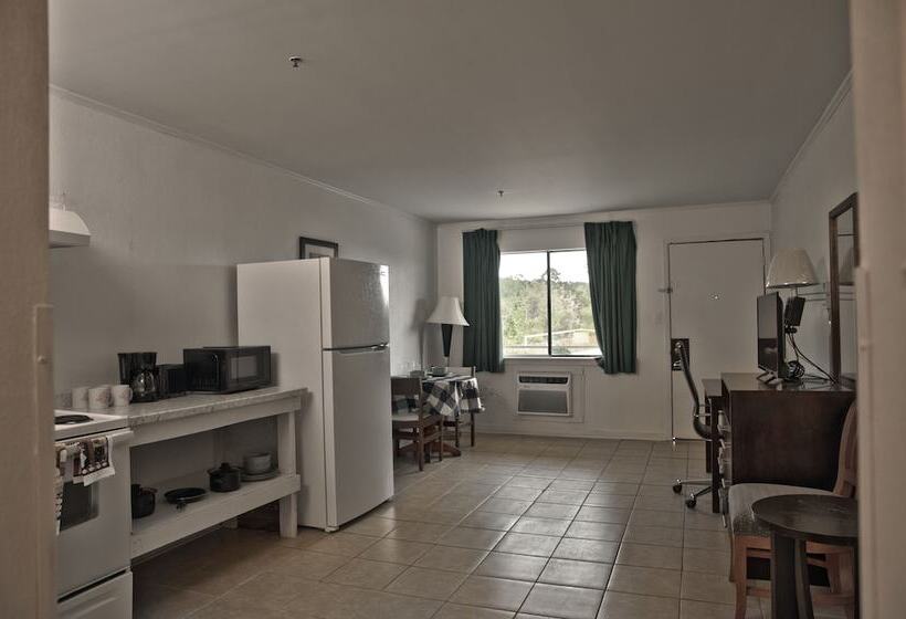 فندق Western Inn