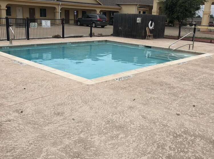 호텔 Whitesboro Inn & Suites