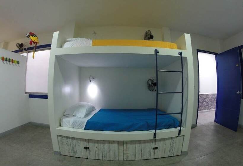 La Sucursal Hostel Adults Only