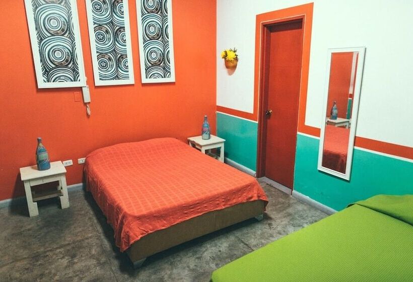 La Sucursal Hostel Adults Only