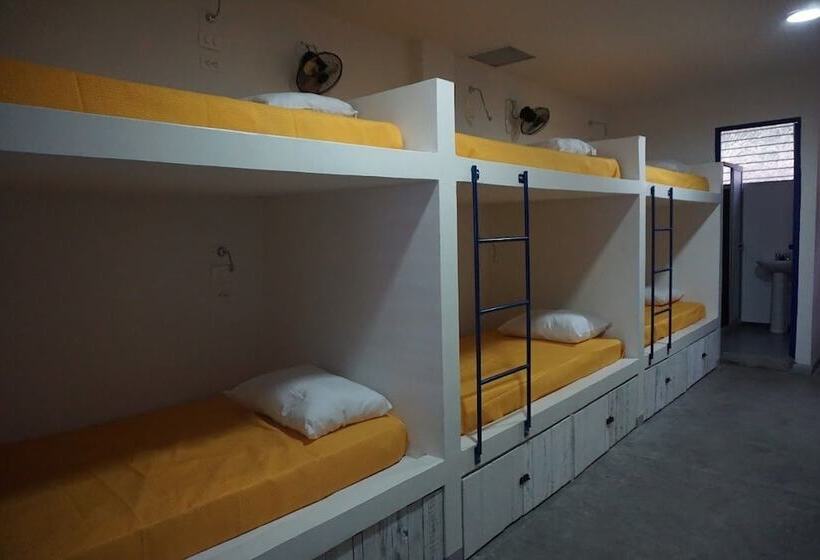 La Sucursal Hostel Adults Only