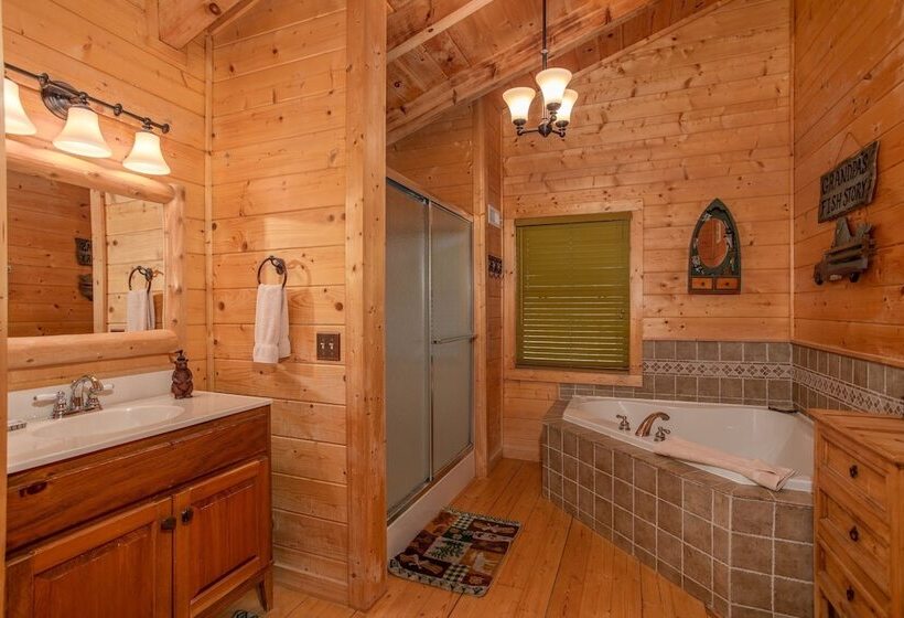 Luxurious Nine Bears Home Minutes Away To Gatlinburg By Redawning