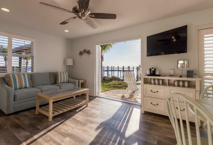 فندق على الطريق Lost Inn Paradise