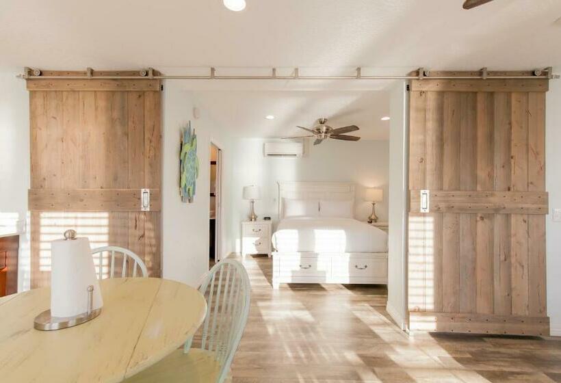 فندق على الطريق Lost Inn Paradise