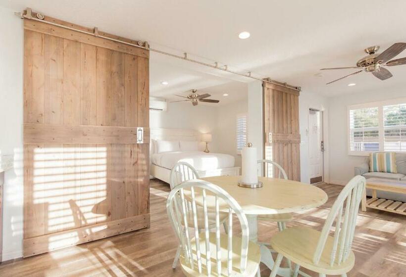 فندق على الطريق Lost Inn Paradise