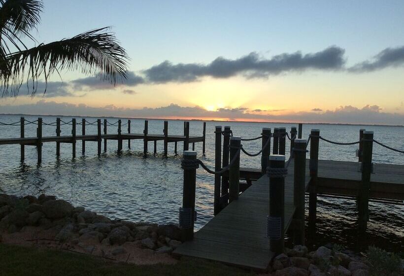 فندق على الطريق Lost Inn Paradise