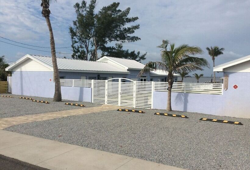 فندق على الطريق Lost Inn Paradise