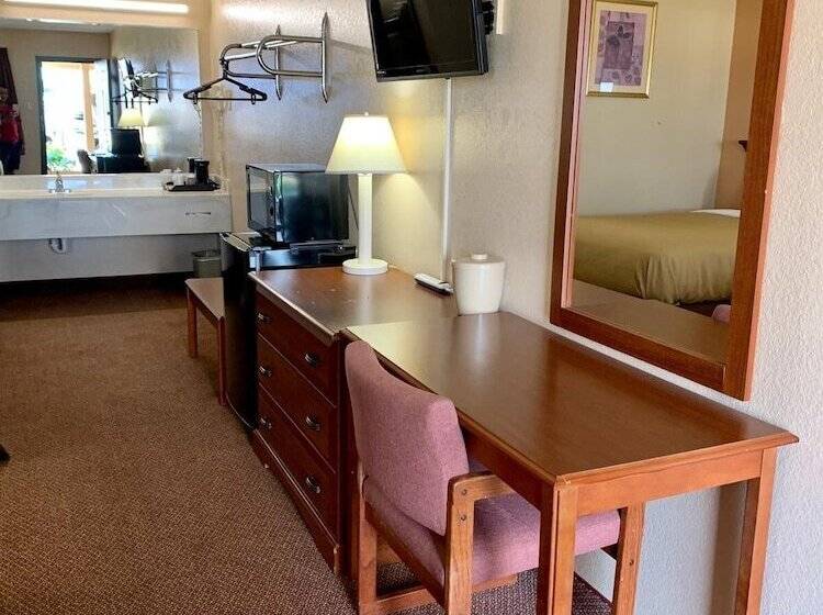 فندق على الطريق Owensville Motor Inn