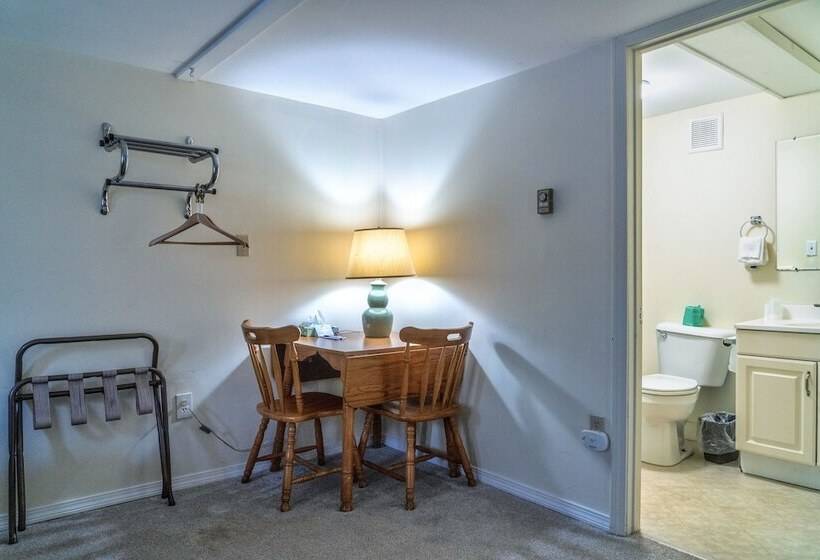 Mount Whittier Motel