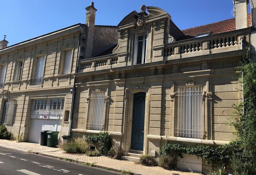 پانسیون Blue Lodge In Bordeaux