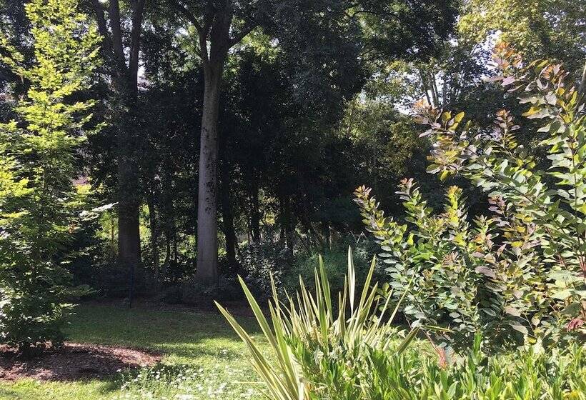 پانسیون Blue Lodge In Bordeaux