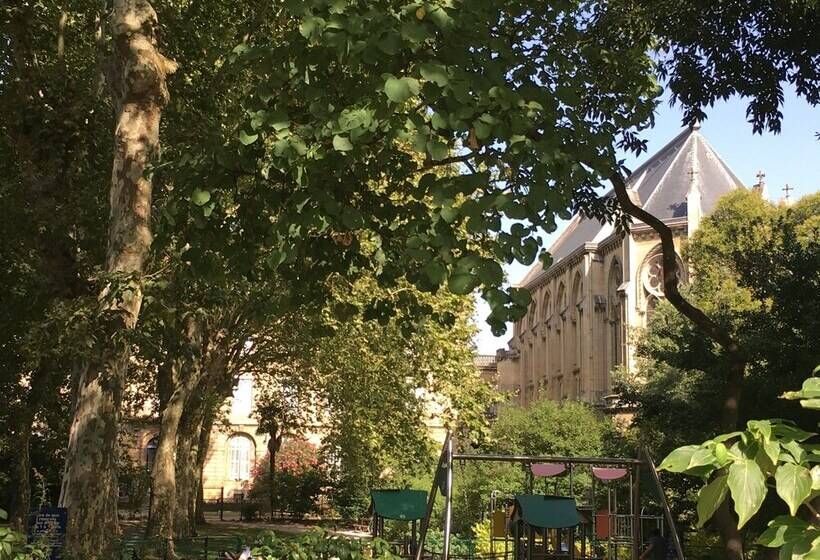 پانسیون Blue Lodge In Bordeaux