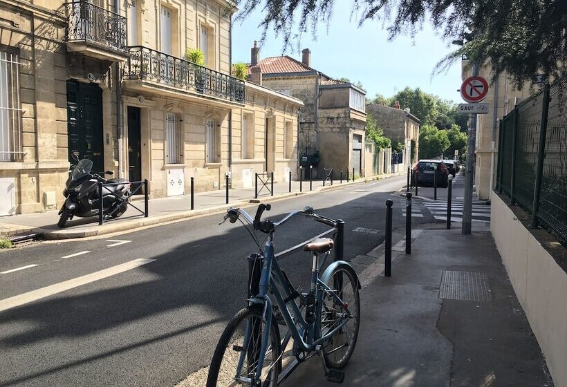 پانسیون Blue Lodge In Bordeaux