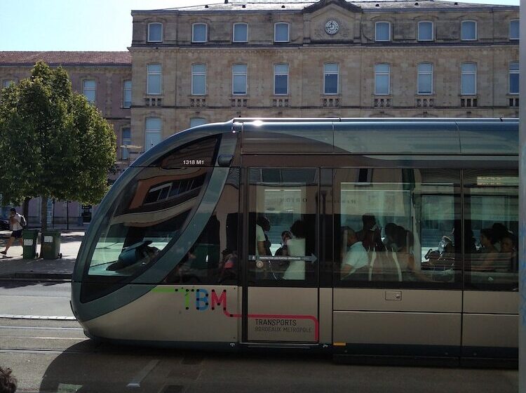 پانسیون Blue Lodge In Bordeaux