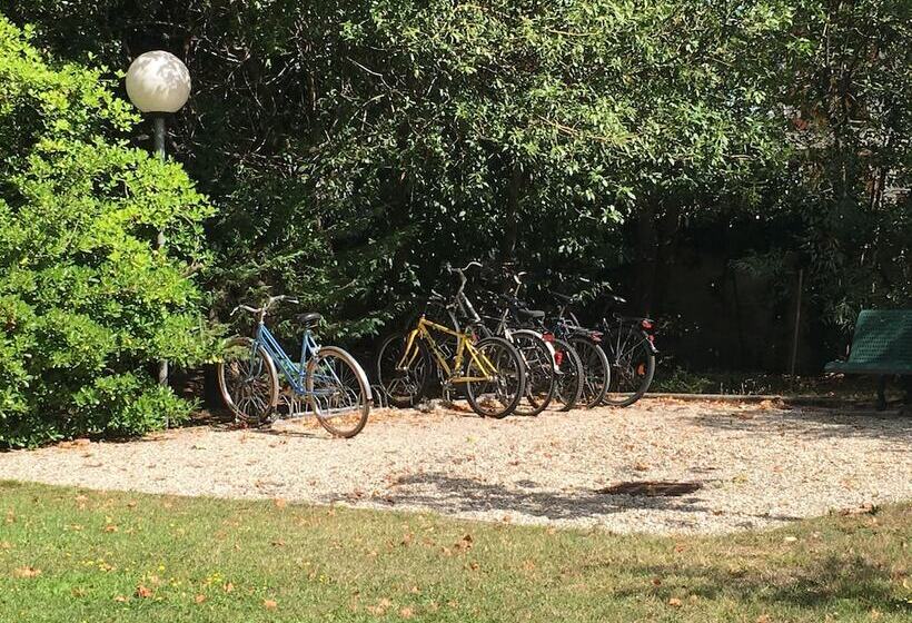 پانسیون Blue Lodge In Bordeaux
