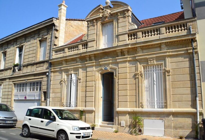 پانسیون Blue Lodge In Bordeaux