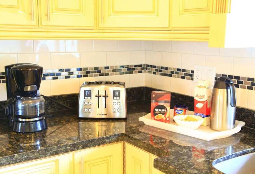 פנסיון Cozy House