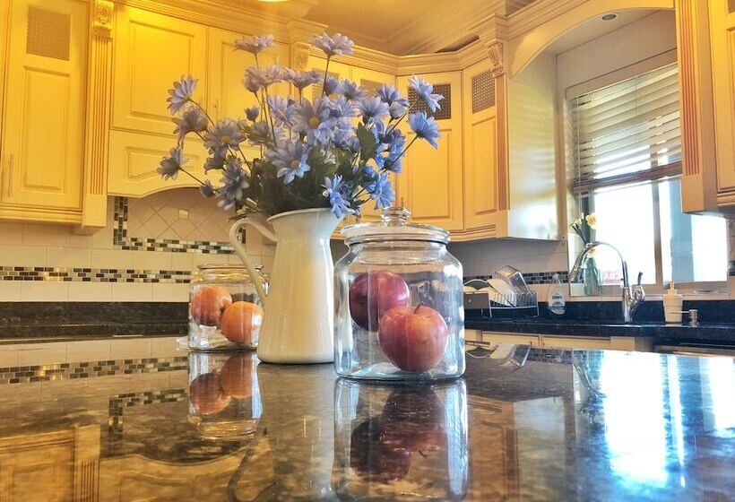 פנסיון Cozy House